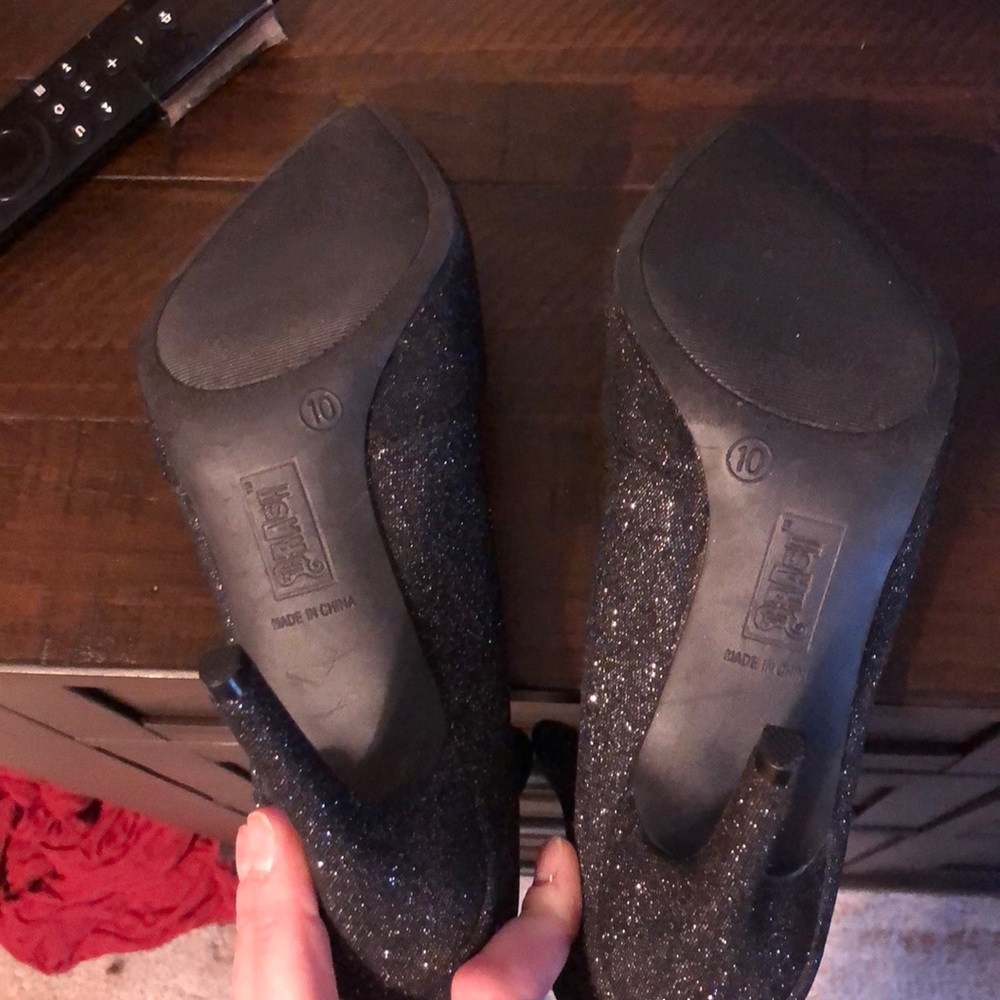 Black sparkling anklet heels! - Picture 3 of 4